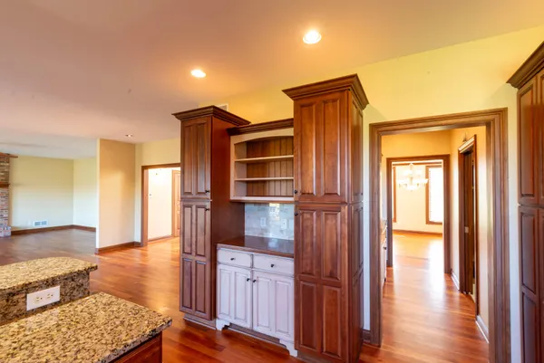 $789,900 | 25812 91st Street, Salem Lakes, WI 53168