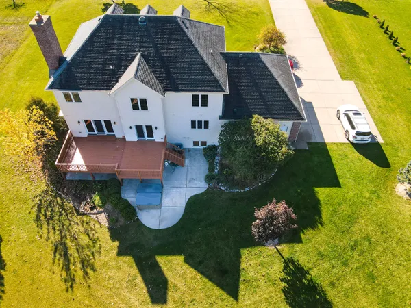 $789,900 | 25812 91st Street, Salem Lakes, WI 53168