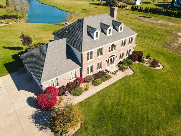 $789,900 | 25812 91st Street, Salem Lakes, WI 53168