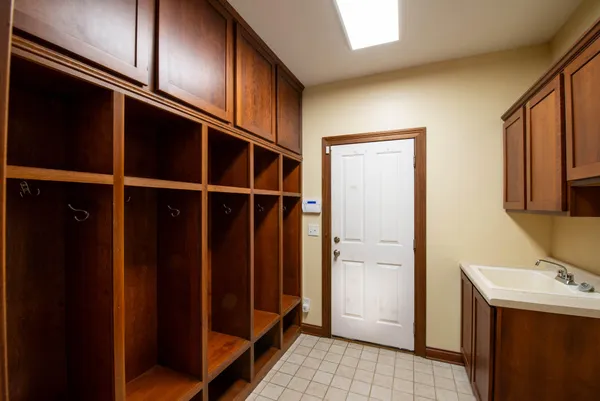 $789,900 | 25812 91st Street, Salem Lakes, WI 53168