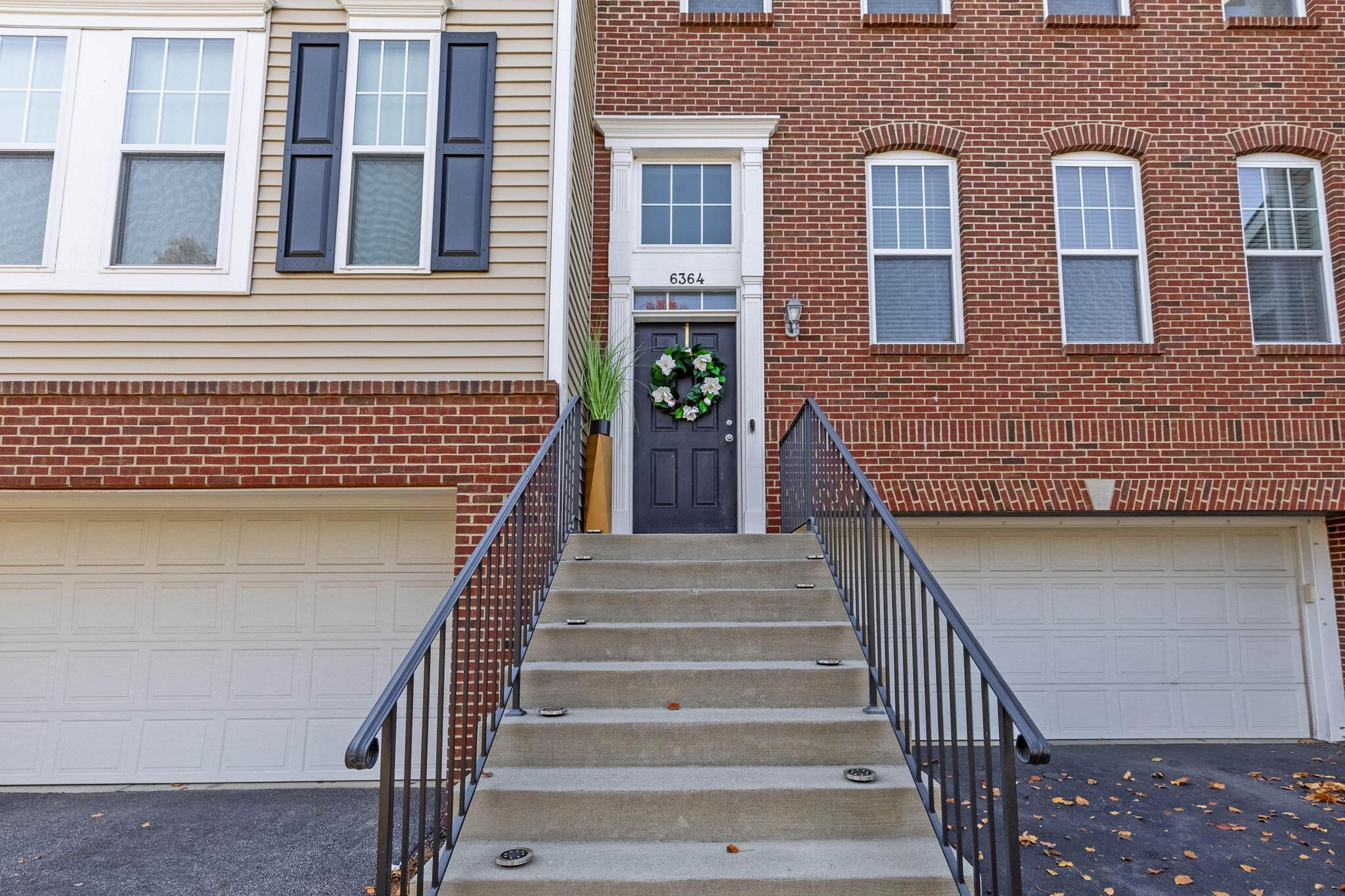 6364 Chetti Drive Columbus, OH 43213 - Photo 2 of 27 Front Porch