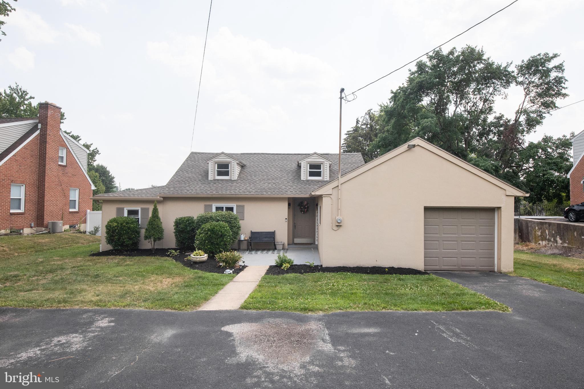 1456 Whiteford Road York, PA 17402 - Photo 3 of 32 Gallery Image 3