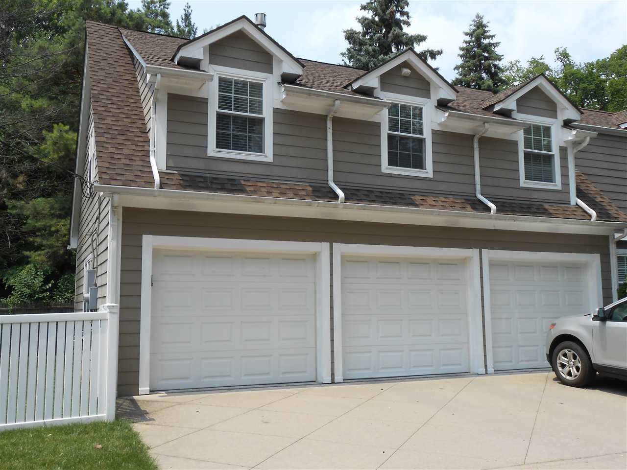 857 Hawthorne Road Grosse Pointe, MI 48236 - Photo 40 of 44 31352418-39.JPG