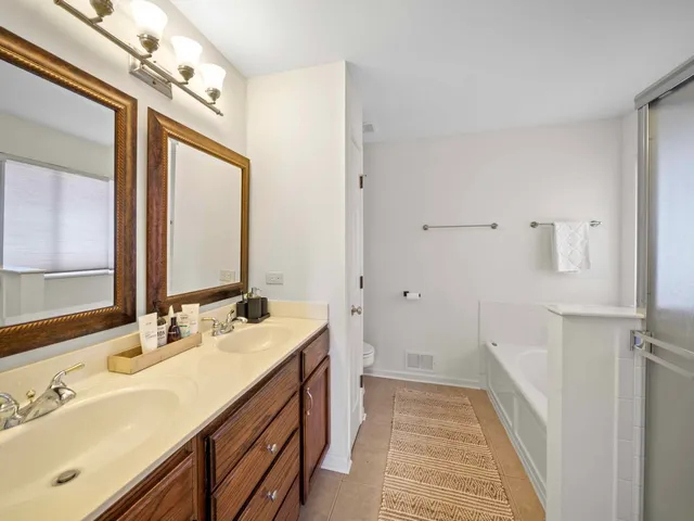 $3,650 | 2521 Waterford Lane, Lake In The Hills, IL 60156