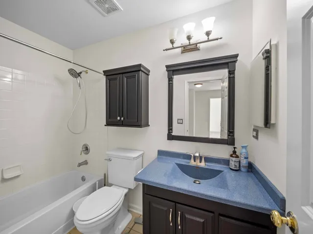 $3,650 | 2521 Waterford Lane, Lake In The Hills, IL 60156