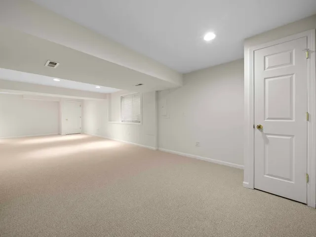 $3,650 | 2521 Waterford Lane, Lake In The Hills, IL 60156