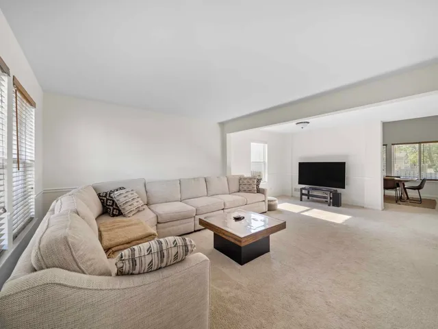 $3,650 | 2521 Waterford Lane, Lake In The Hills, IL 60156