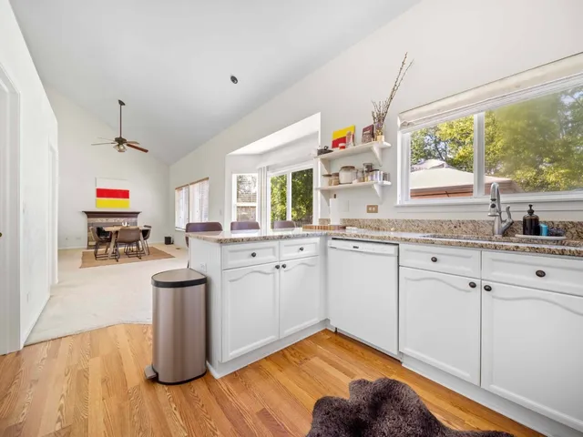 $3,650 | 2521 Waterford Lane, Lake In The Hills, IL 60156