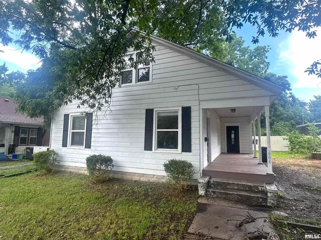 $95,000 | 604 West Walnut Street, Carbondale, IL 62901