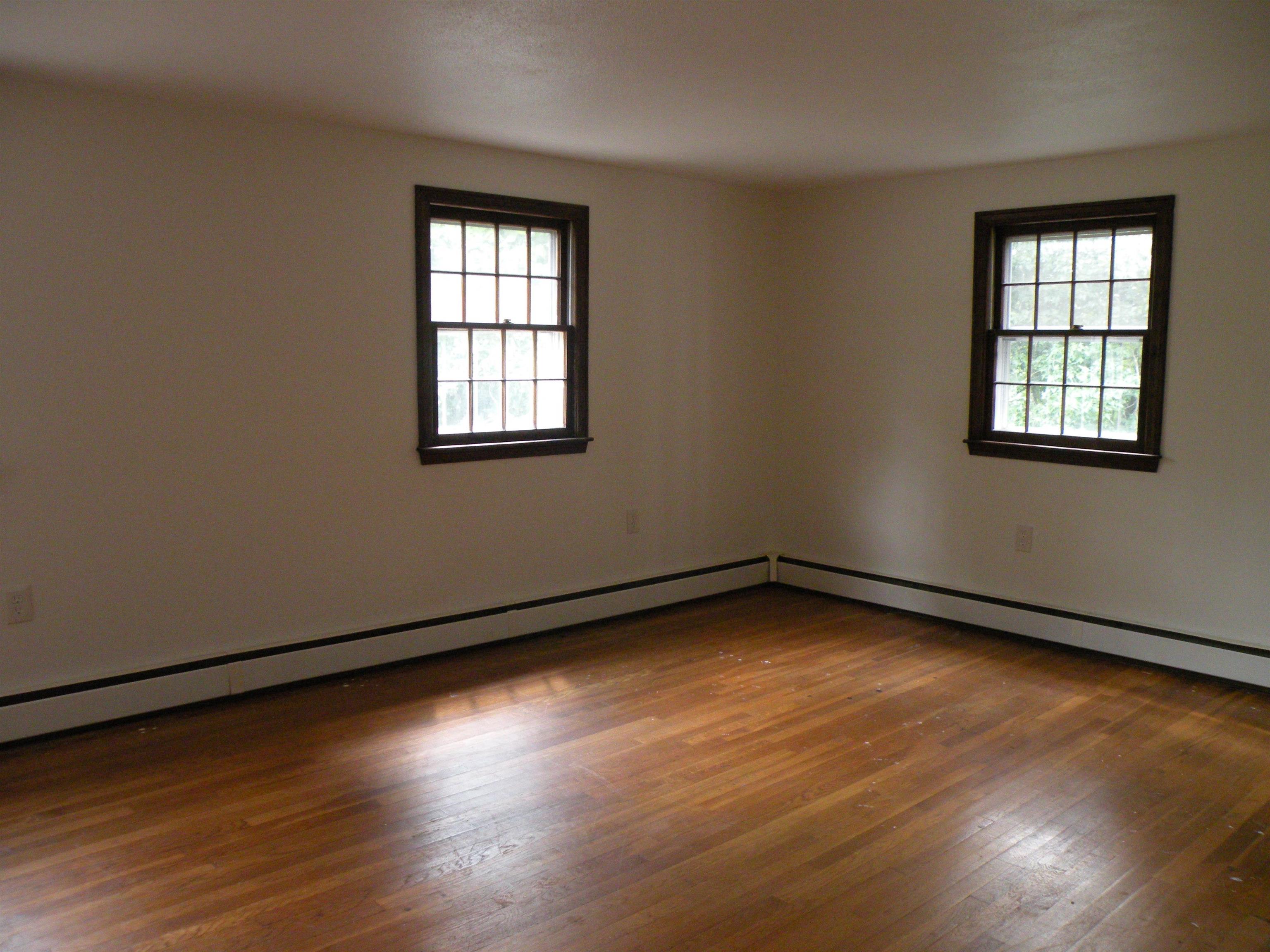 139 Robinson Road Hudson, NH 03051 - Photo 13 of 19 Gallery Image 13
