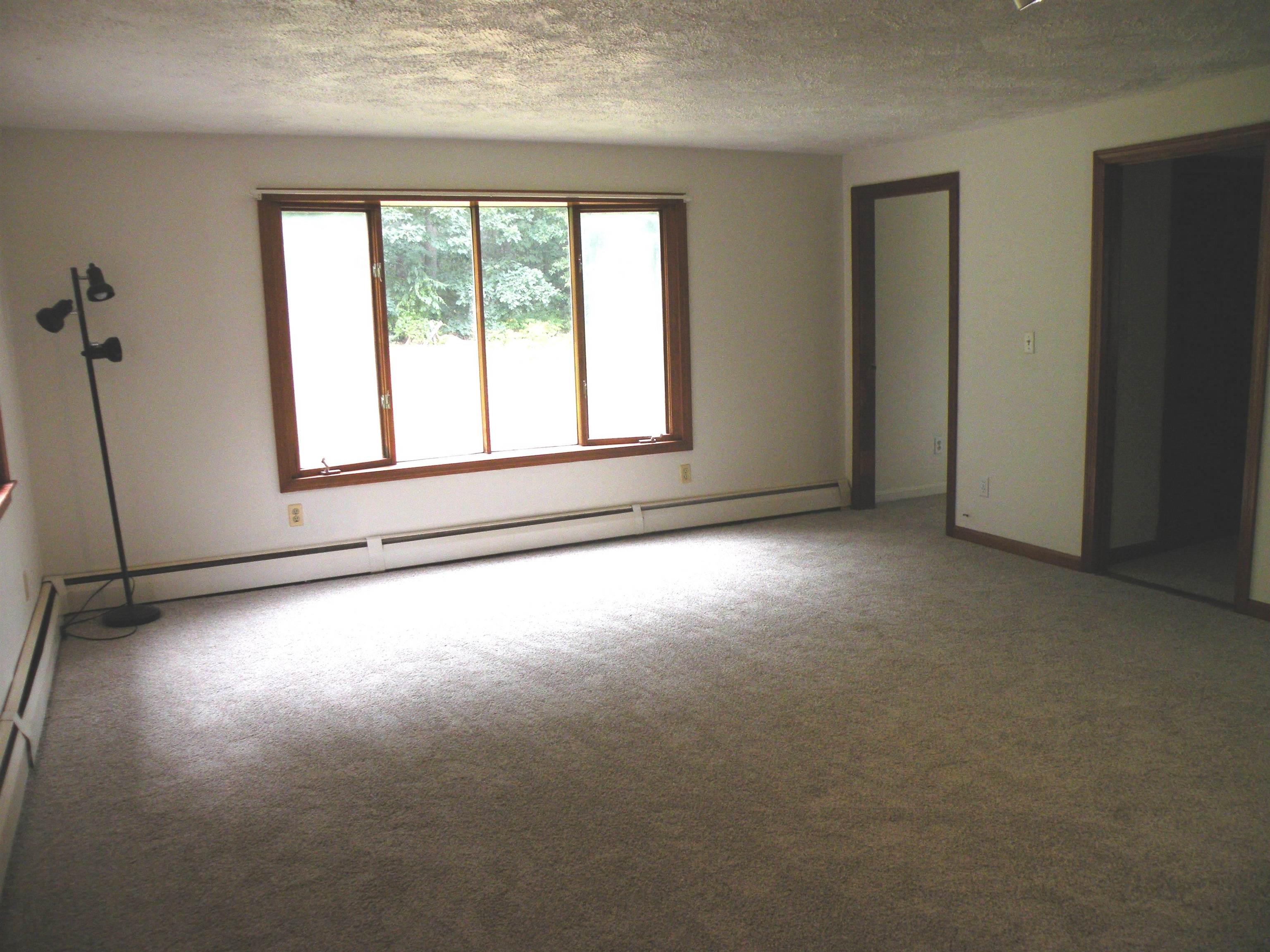 139 Robinson Road Hudson, NH 03051 - Photo 10 of 19 Gallery Image 10