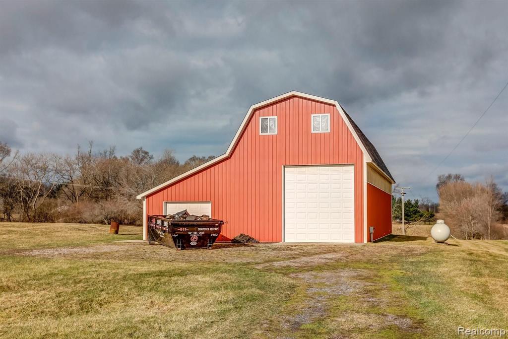 4560 Bradley Road Gregory, MI 48137 - Photo 7 of 34