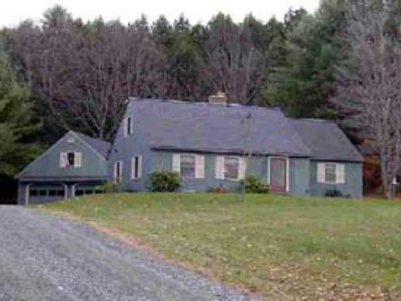208 Chester Arthur Road Hartford, VT 05059 - Photo 1 of 5 Gallery Image 1