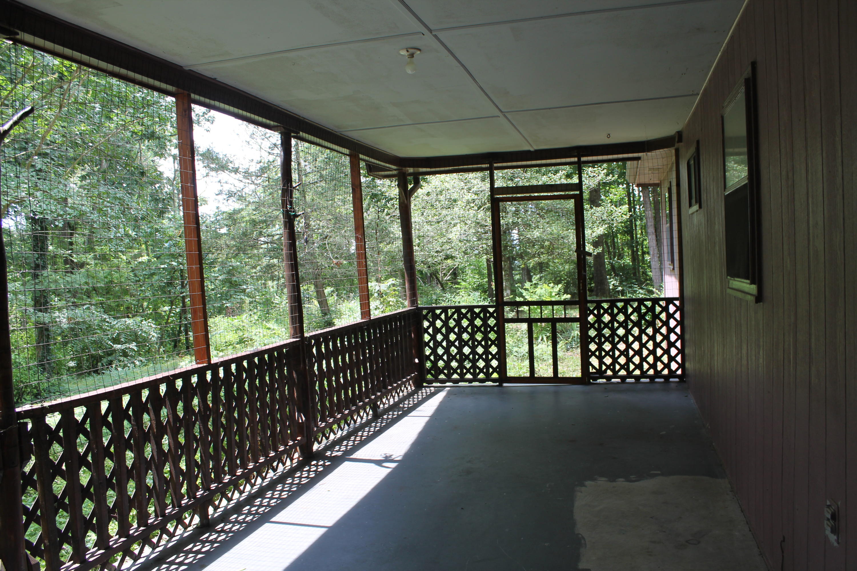 1910 Roe Junction Road Morristown, TN 37813 - Photo 22 of 31 IMG_9644