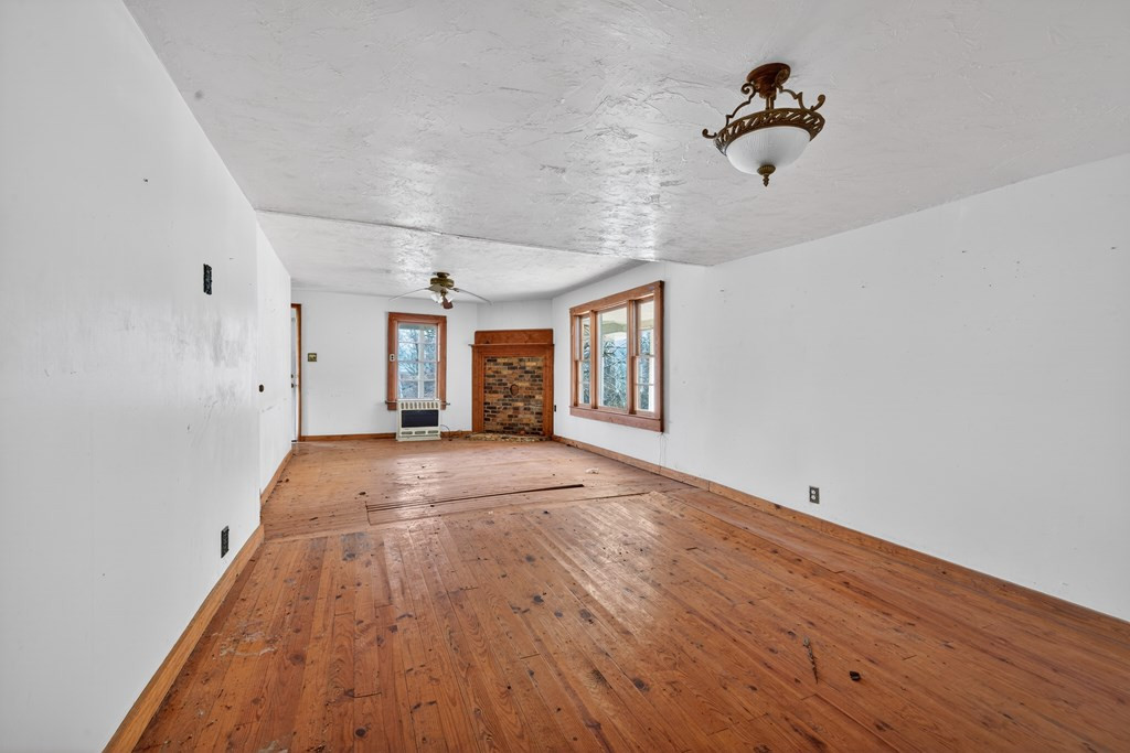 1917 Fairview Road Andrews, NC 28901 - Photo 3 of 29