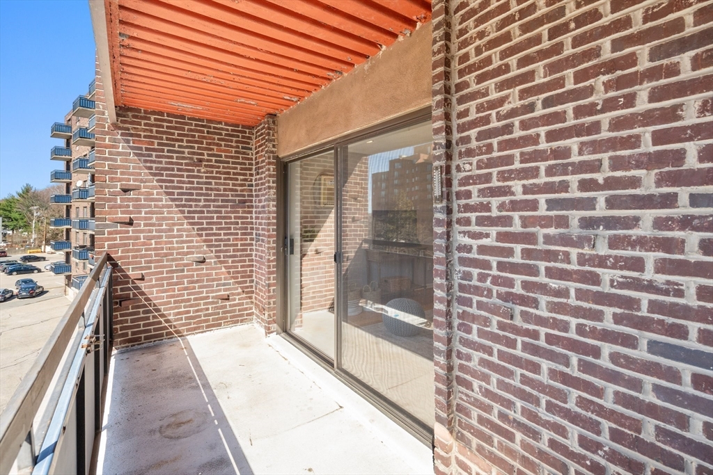 32 Whites Avenue, Unit E441 Watertown, MA 02472 - Photo 25 of 34 a bathroom with a shower