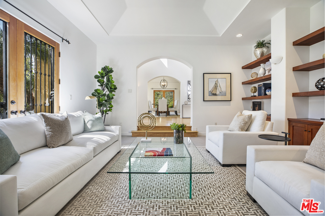 400 South Mc Cadden Place Los Angeles, CA 90020 - Photo 15 of 28