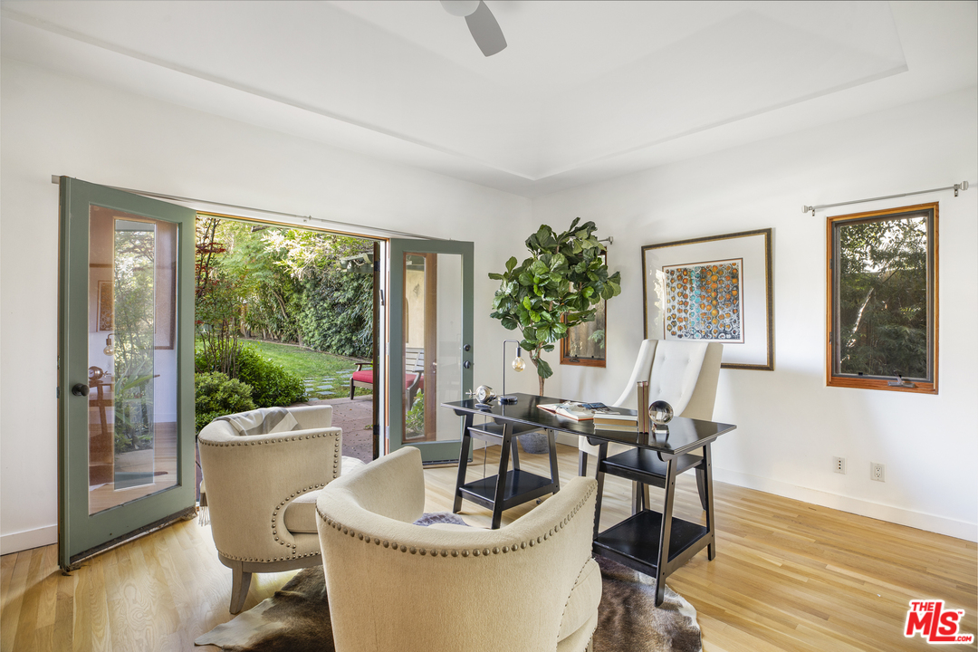 400 South Mc Cadden Place Los Angeles, CA 90020 - Photo 21 of 28