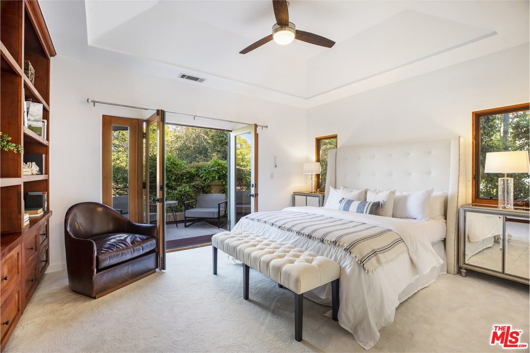 400 South Mc Cadden Place Los Angeles, CA 90020 - Photo 22 of 28