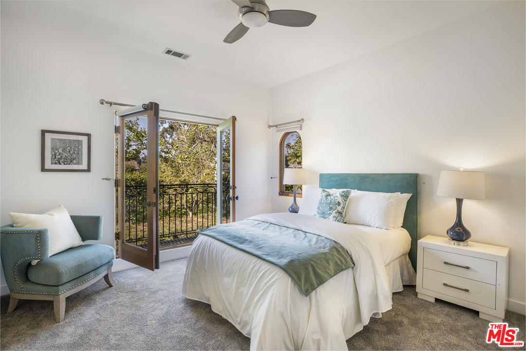 400 South Mc Cadden Place Los Angeles, CA 90020 - Photo 25 of 28