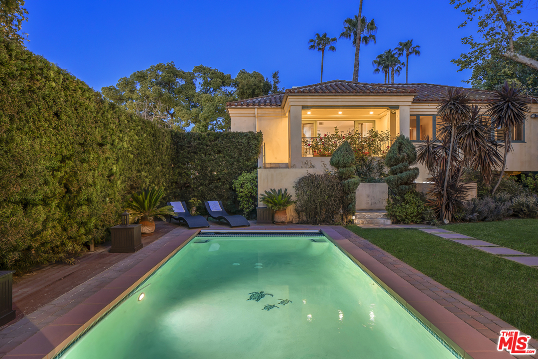 400 South Mc Cadden Place Los Angeles, CA 90020 - Photo 6 of 28