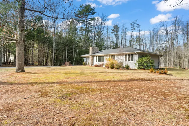 $439,000 | 1 Birch Ridge Avenue, Topsham, ME 04086