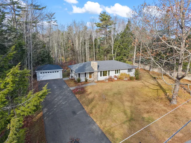 $439,000 | 1 Birch Ridge Avenue, Topsham, ME 04086