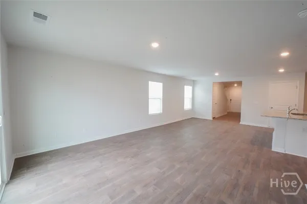 $2,500 | 463 Coconut Drive, Bloomingdale, GA 31302