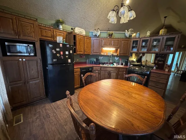 $184,900 | 101 Alpine Street, Salem, IN 47167