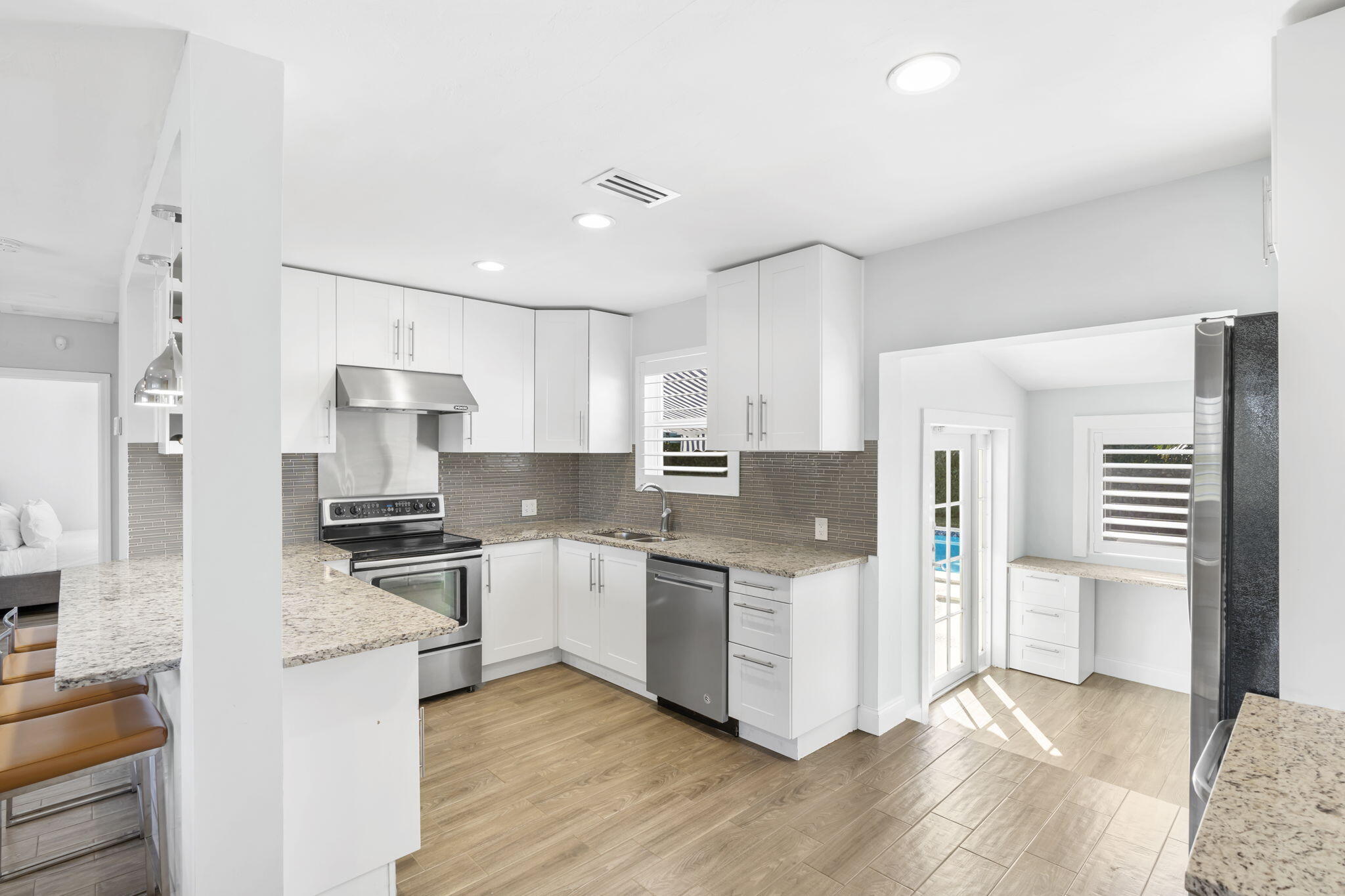 322 Maddock Street West Palm Beach, FL 33405 - Photo 14 of 33 18-web-or-mls-DSC01779