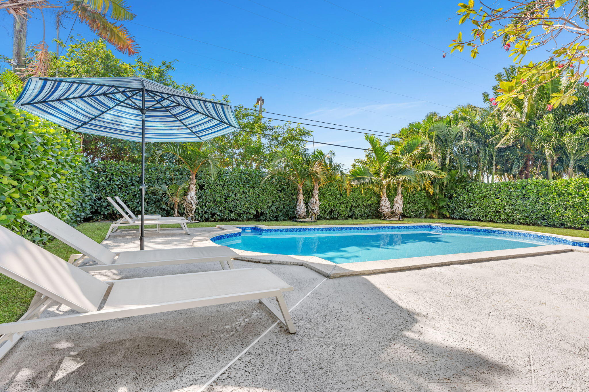 322 Maddock Street West Palm Beach, FL 33405 - Photo 2 of 33 37-web-or-mls-DSC01874