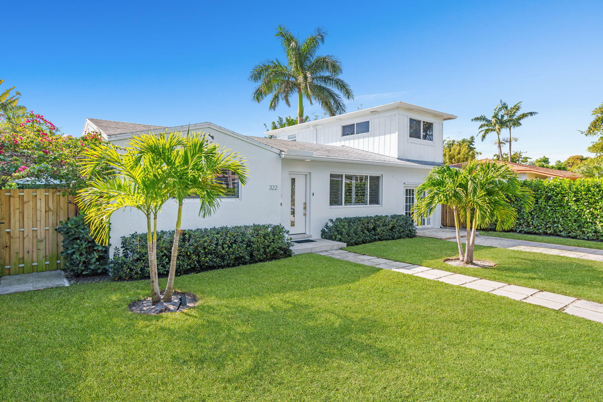 322 Maddock Street West Palm Beach, FL 33405 - Photo 4 of 33 3-web-or-mls-DSC01892