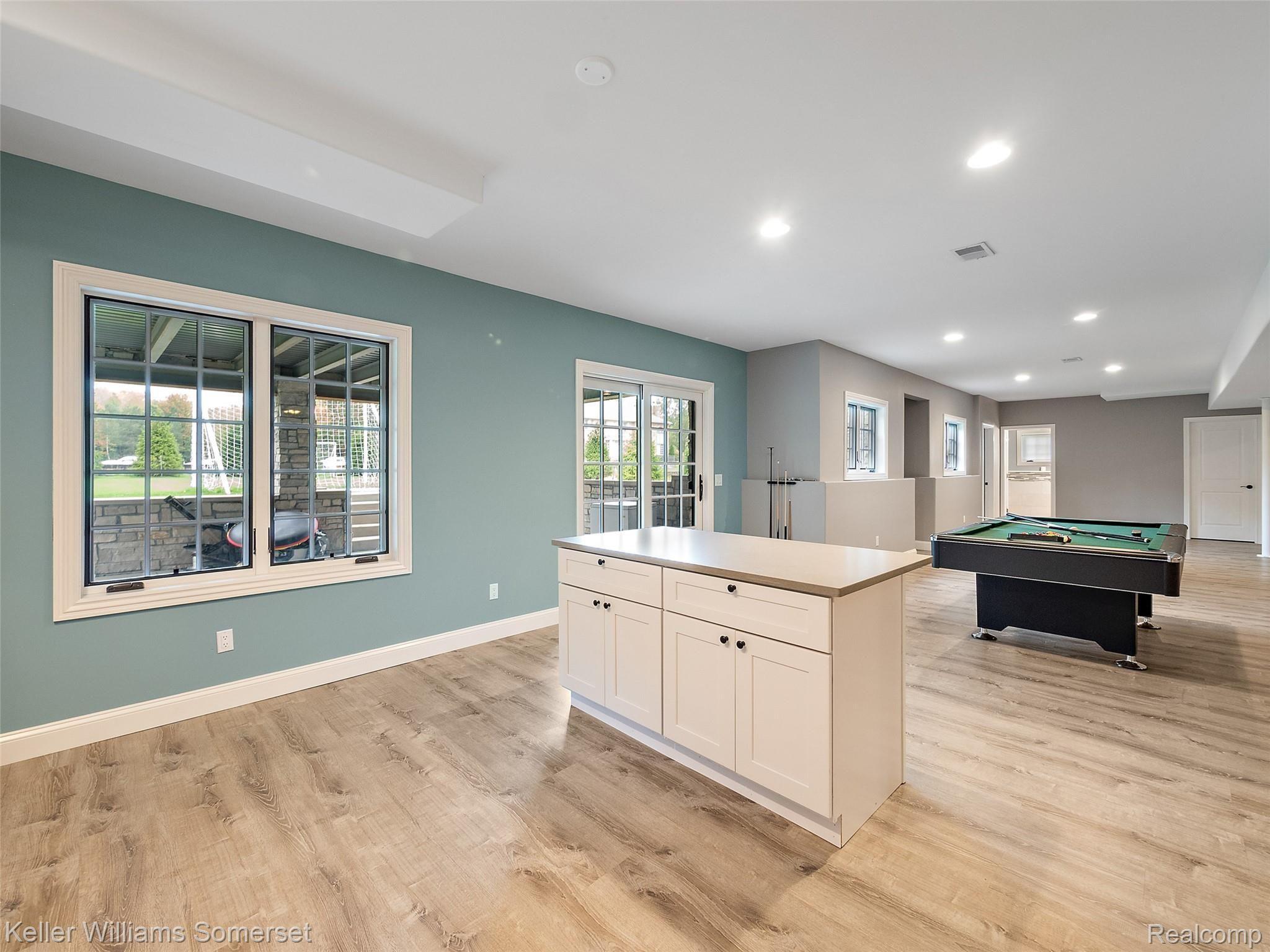 6097 Evanswood Road Troy, MI 48085 - Photo 59 of 86 51.jpg