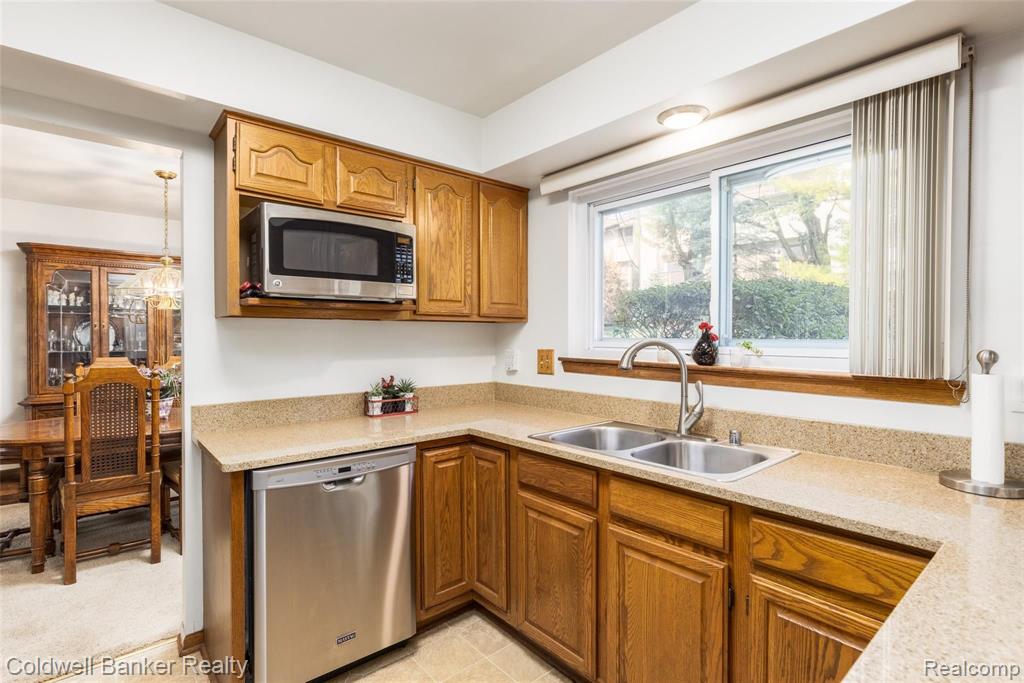 2840 Rhineberry Road Rochester Hills, MI 48309 - Photo 10 of 42