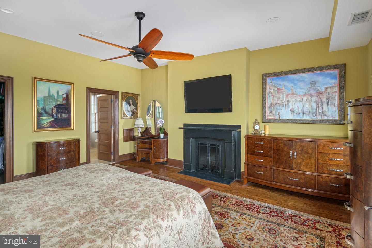 2000 Delancey Place, Unit 3 Philadelphia, PA 19103 - Photo 19 of 35