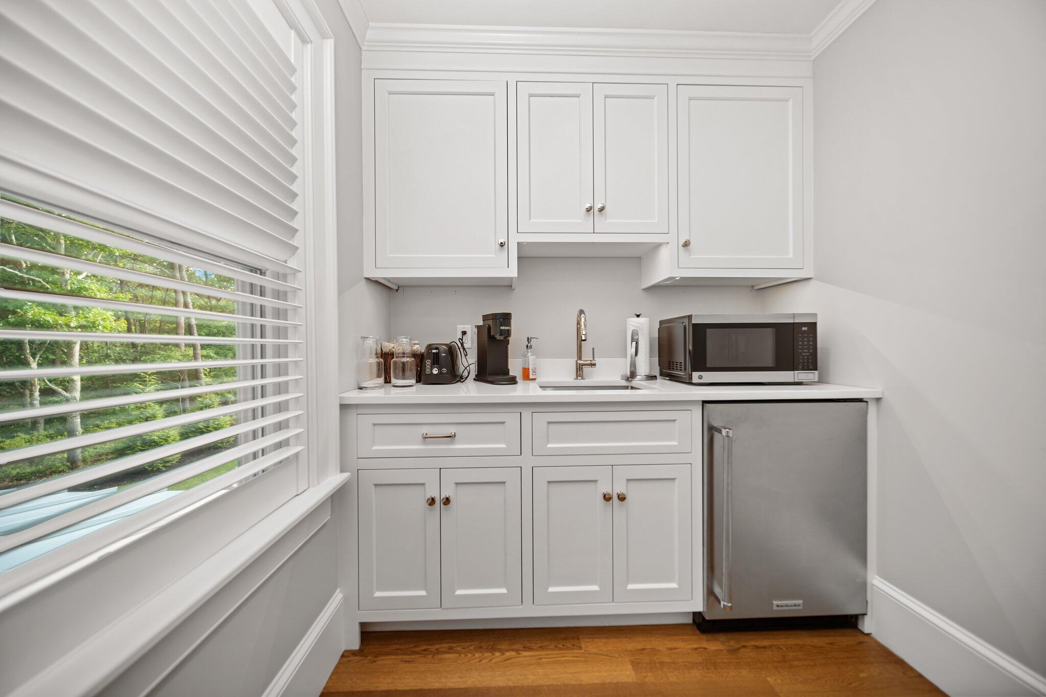 444 Vineyard Road Cotuit, MA 02635 - Photo 34 of 59 Kitchenette in GS