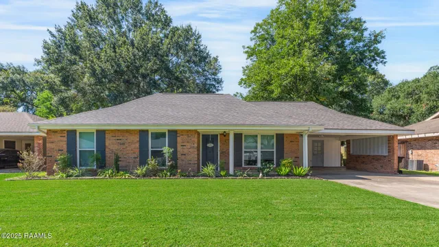 $239,500 | 324 Orangewood Drive, Lafayette, LA 70503