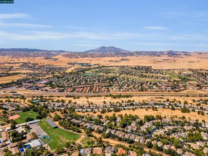 $698,500 | 441 Apple Hill Drive, Brentwood, CA 94513