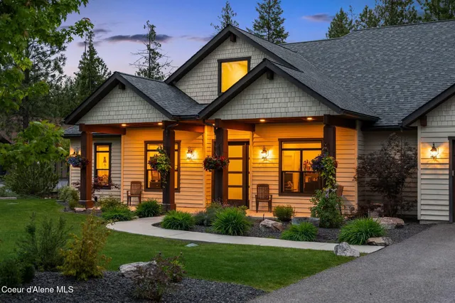 $2,995,000 | 445 West Beach Court, Dover, ID 83825