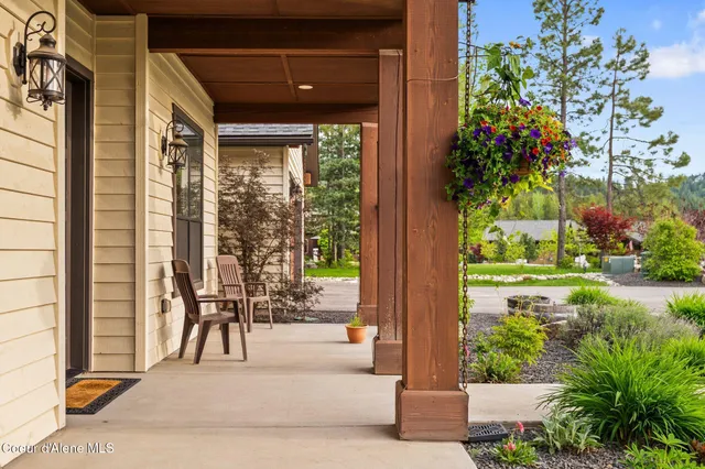 $2,995,000 | 445 West Beach Court, Dover, ID 83825