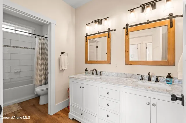 $2,995,000 | 445 West Beach Court, Dover, ID 83825