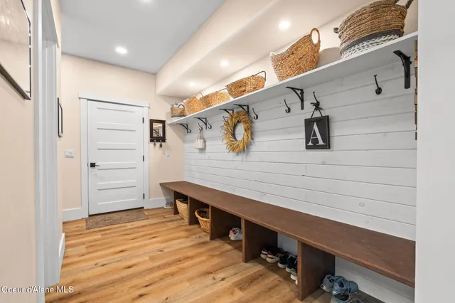 $2,995,000 | 445 West Beach Court, Dover, ID 83825