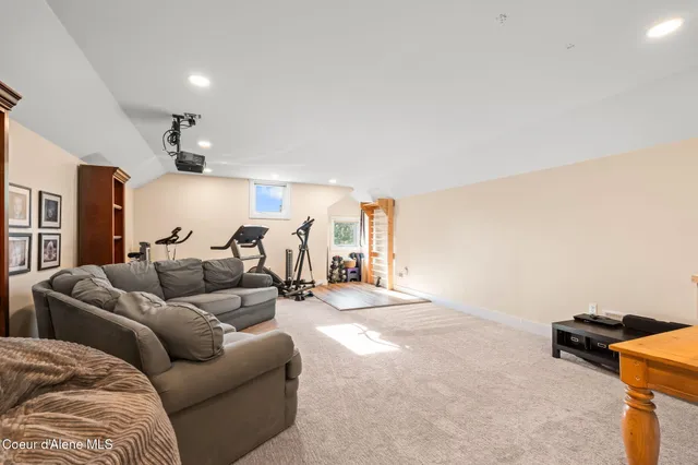 $2,995,000 | 445 West Beach Court, Dover, ID 83825