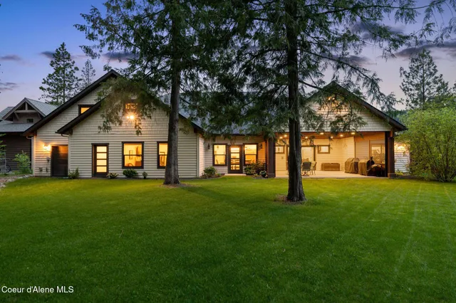 $2,995,000 | 445 West Beach Court, Dover, ID 83825