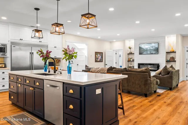 $2,995,000 | 445 West Beach Court, Dover, ID 83825