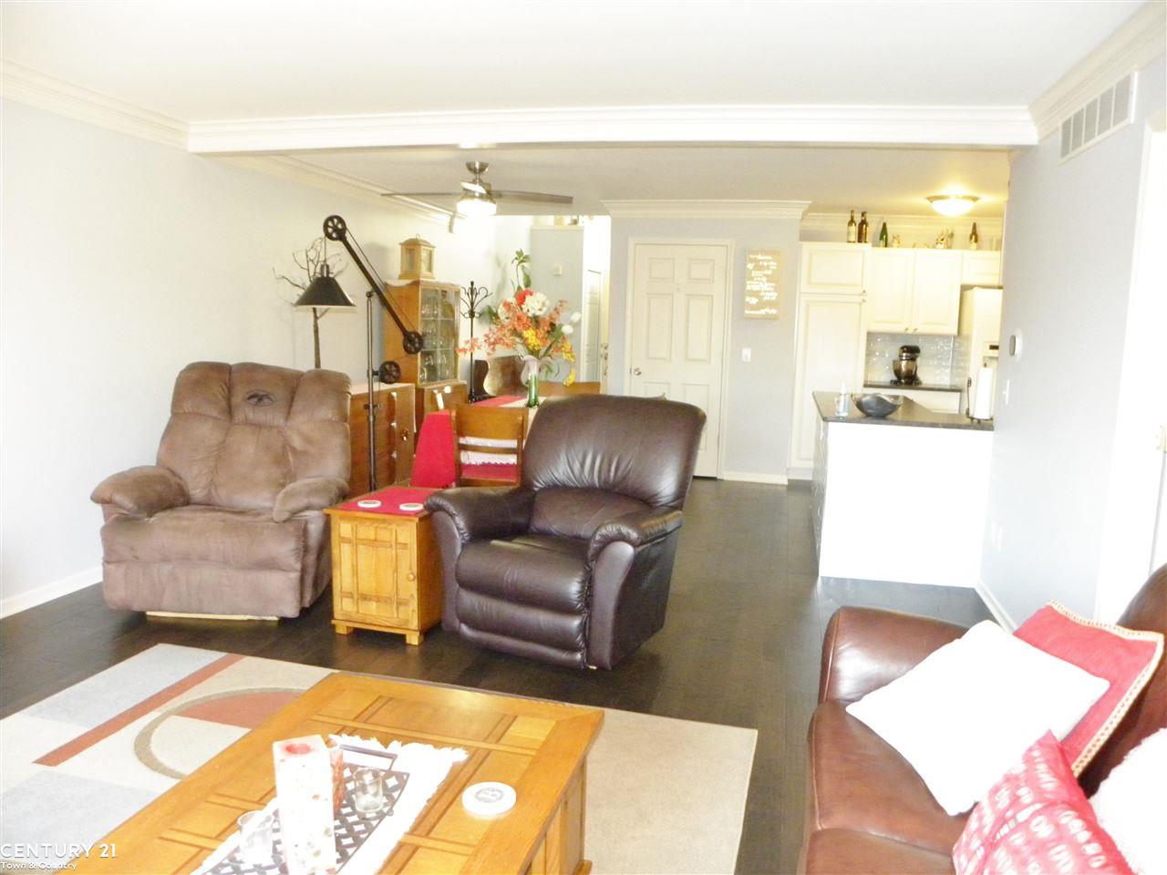 4128 April Lane Sterling Heights, MI 48310 - Photo 4 of 22
