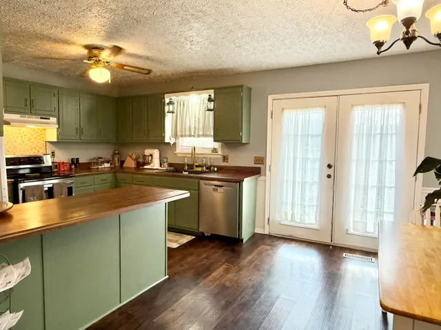 $232,400 | 230 West Francis Spring Road, Whitwell, TN 37397