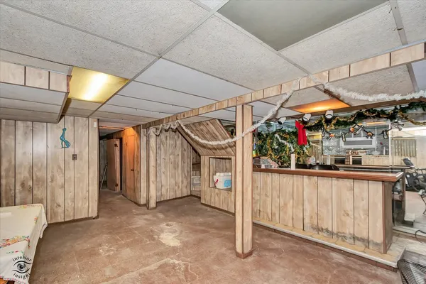 a view of a garage