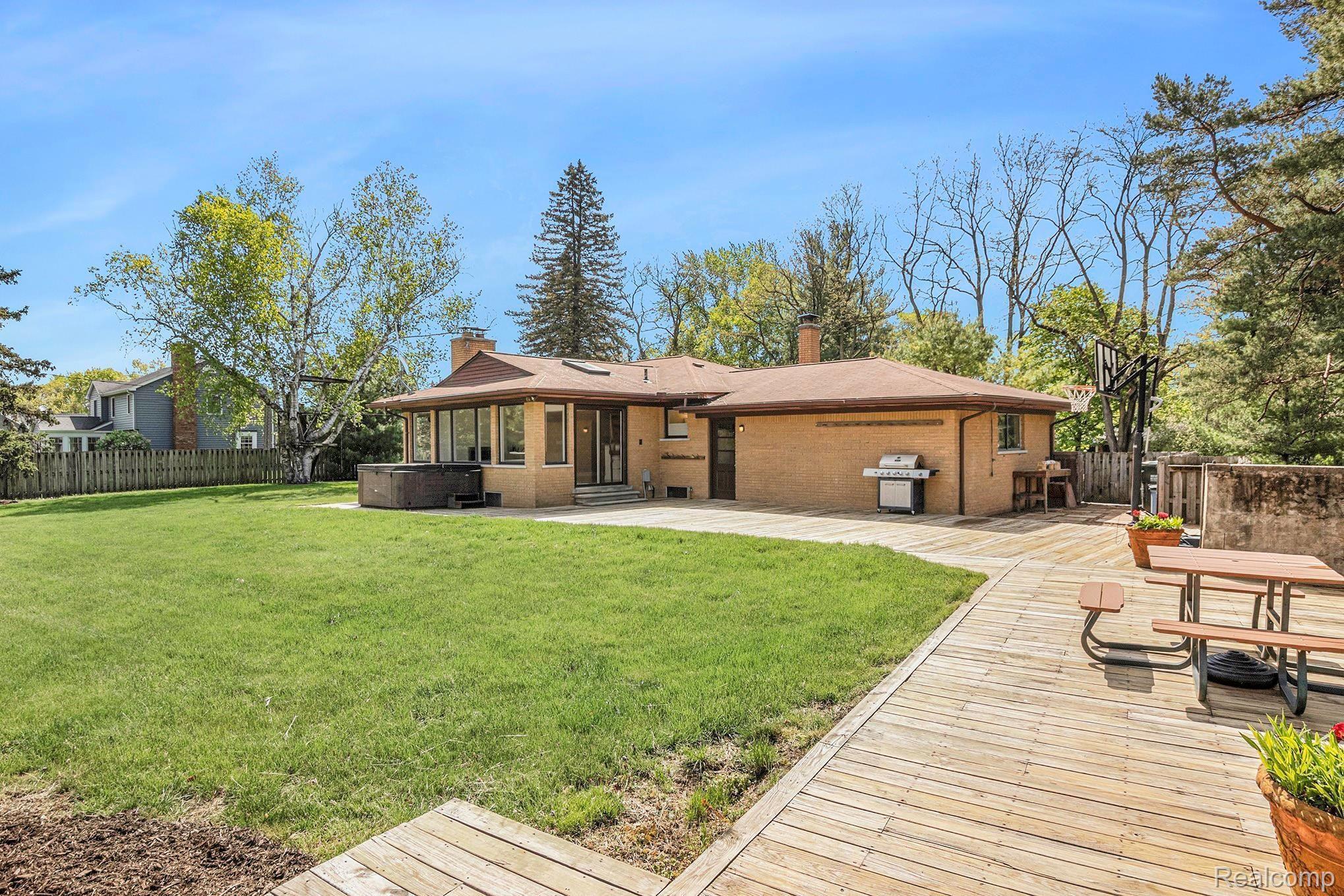 1841 Carter Road Rochester, MI 48306 - Photo 18 of 50 IMG_8577-Edit.jpg