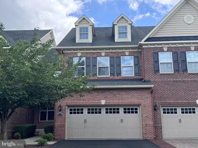 $699,900 | 623 St James Court, Langhorne, PA 19047